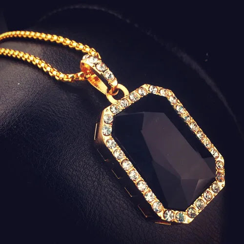 Luxury Gemstone Pendant Necklace – Bold Elegance in Vibrant Colors