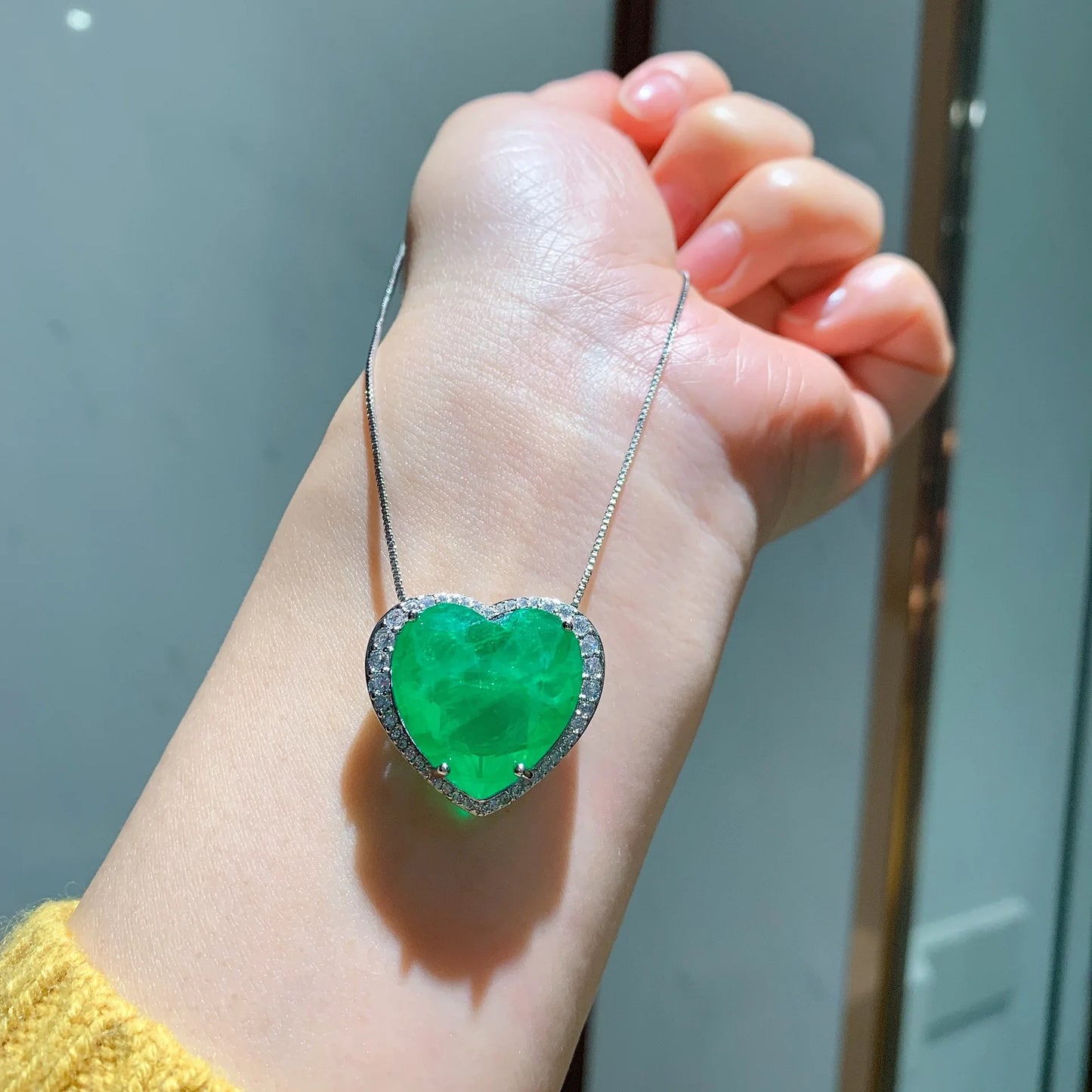 Paraiba Emerald Heart Crystal Pendant – Romantic Necklace for Women