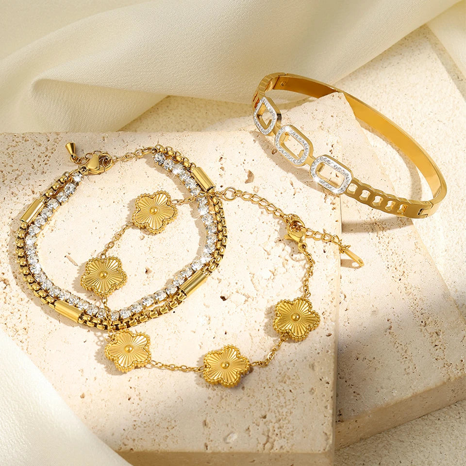 Gold Bracelet Set – Elegant Crystal & Floral Design