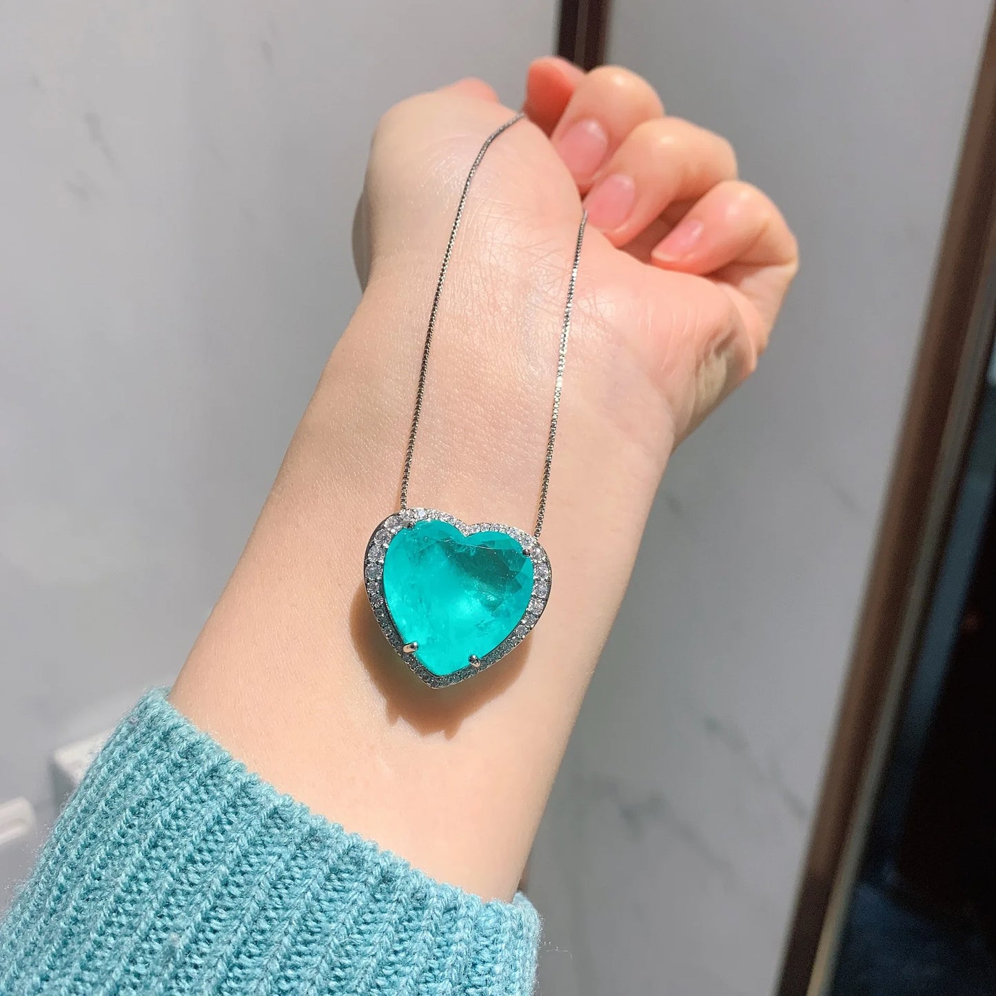 Paraiba Emerald Heart Crystal Pendant – Romantic Necklace for Women