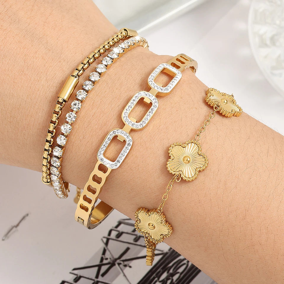 Gold Bracelet Set – Elegant Crystal & Floral Design