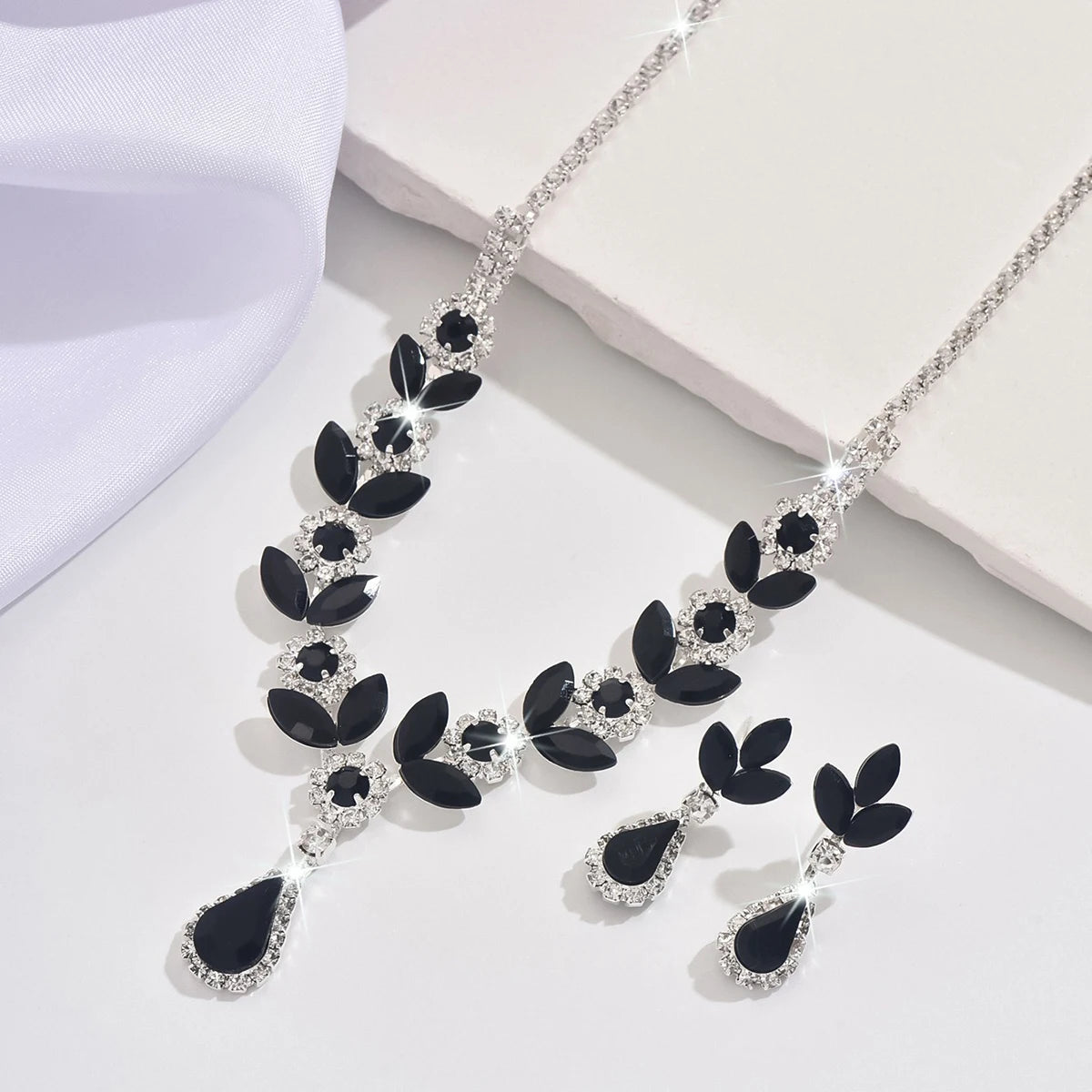 Elegant Gemstone Teardrop Jewelry Set – Necklace & Earrings for Women