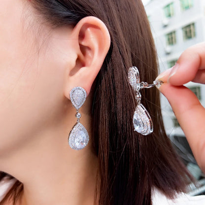 Luxury Clip-On Teardrop Rhinestone Earrings – Elegant Crystal Jewelry for Wedding or Party