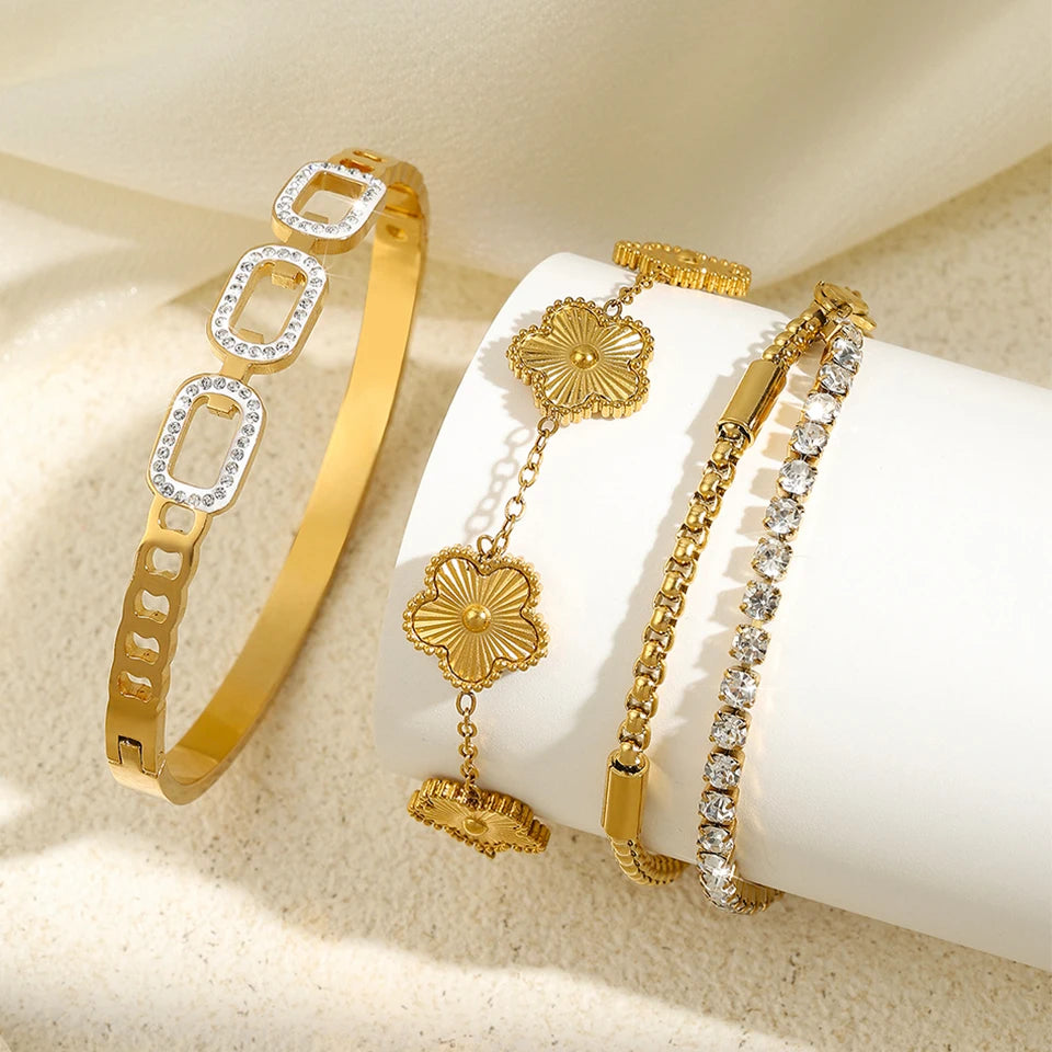 Gold Bracelet Set – Elegant Crystal & Floral Design