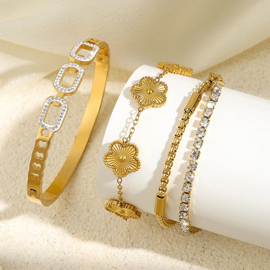 Gold Bracelet Set – Elegant Crystal & Floral Design